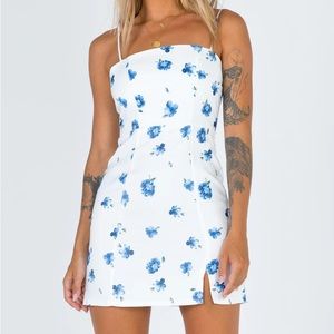 White mini dress never worn super cute